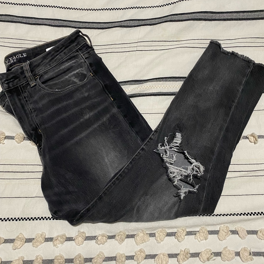 American Eagle High Rise Jegging Crop Gray Ripped Jeans
